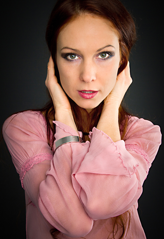 Female model photo shoot of OlyaElfe Redhead