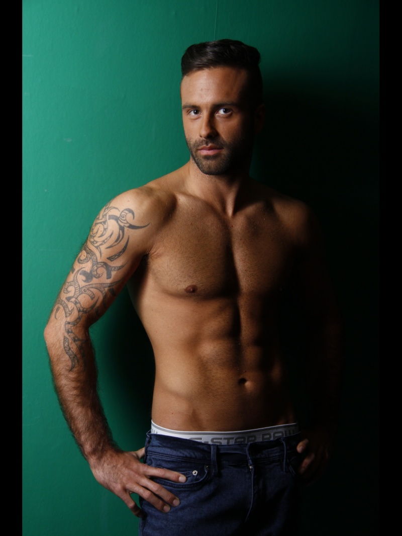 Male model photo shoot of Stephen Deans