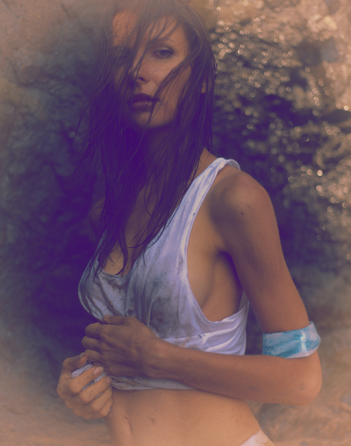 Female model photo shoot of virtualbeauty