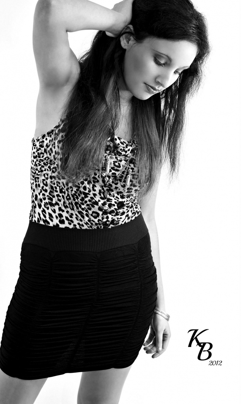 Female model photo shoot of Rachel-Victoria Baxter