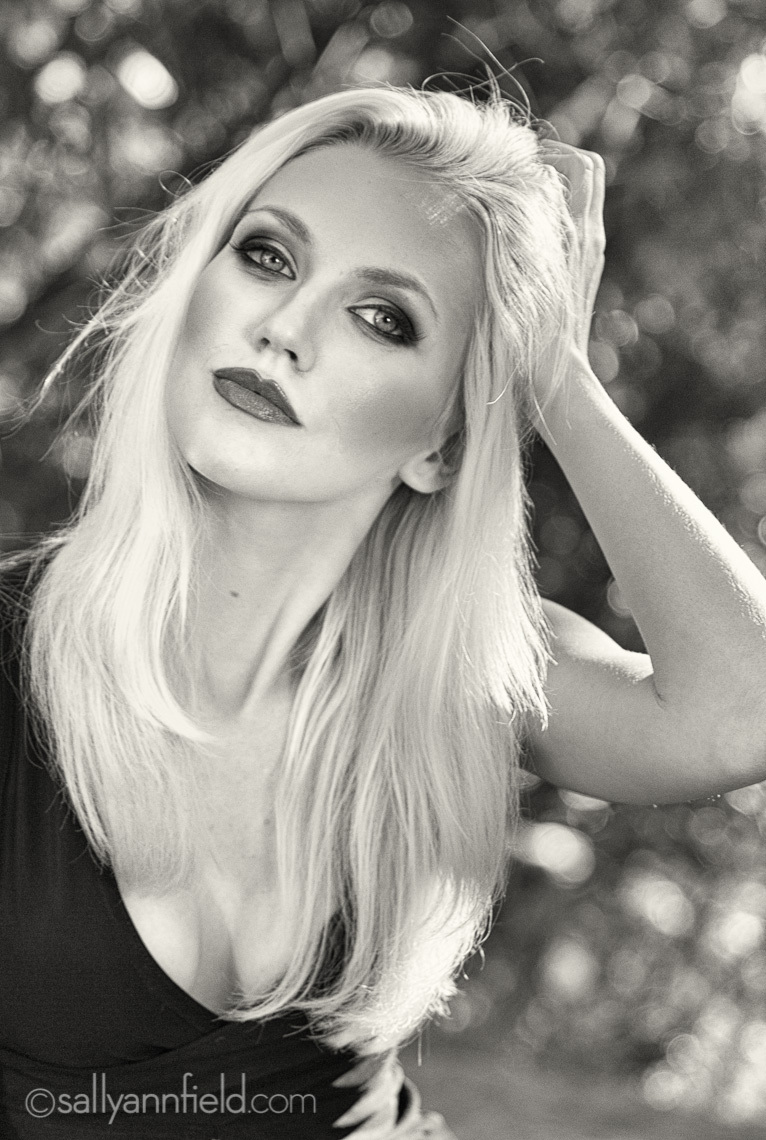 Female model photo shoot of Julia Dashkova