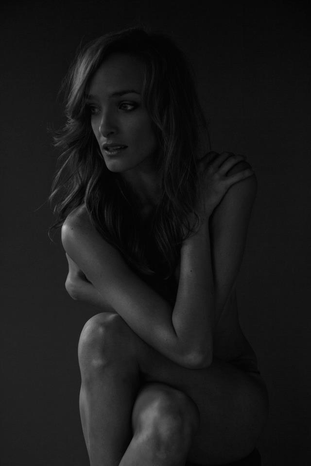 Female model photo shoot of Anne Leah Vaughan