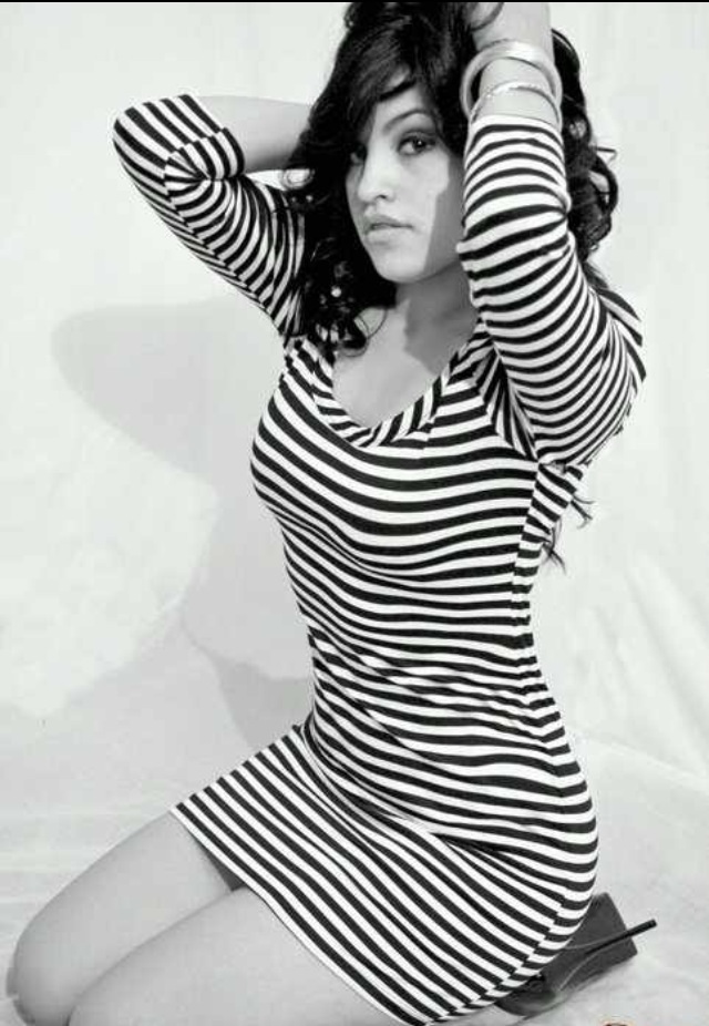 Female model photo shoot of Selena jazell 