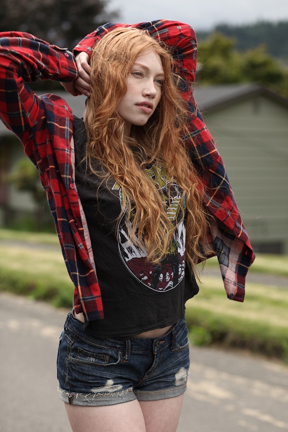 Female model photo shoot of Alexandra Hagel