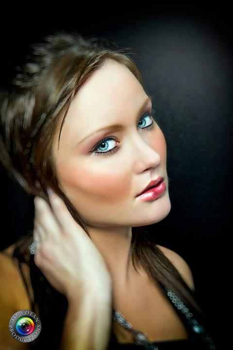 Female model photo shoot of Jordan Lebeda XO