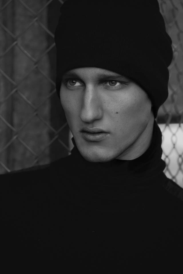 Male model photo shoot of Horacio Hamlet 