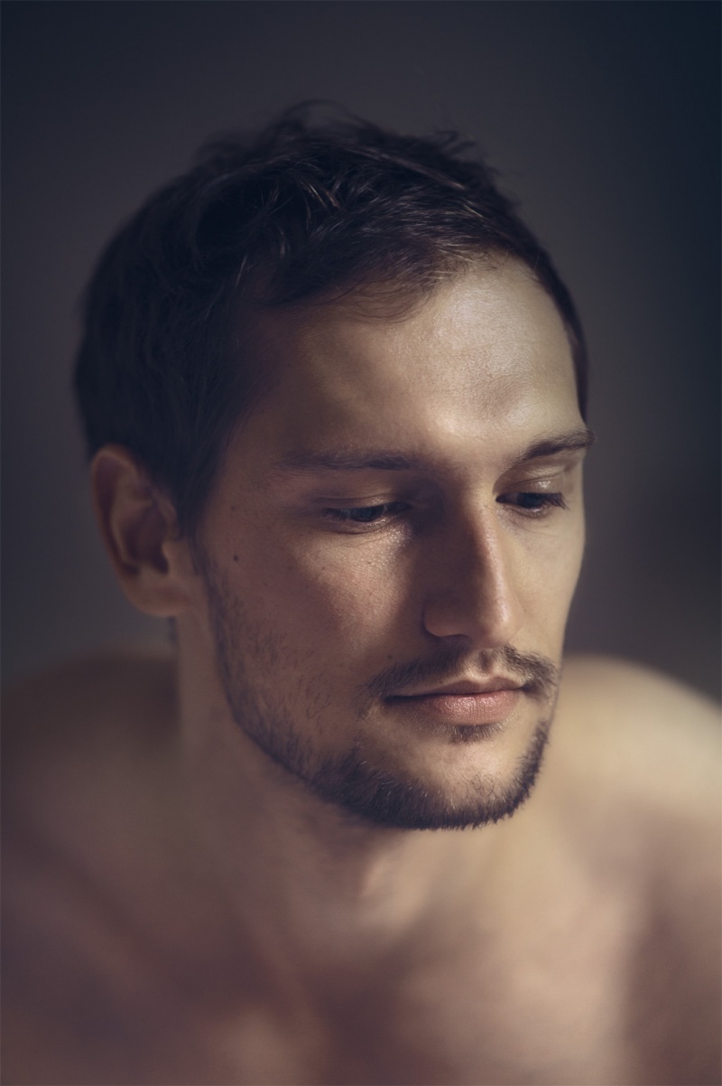 Male model photo shoot of Freetoucher