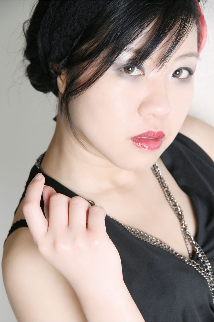 Female model photo shoot of Yutine