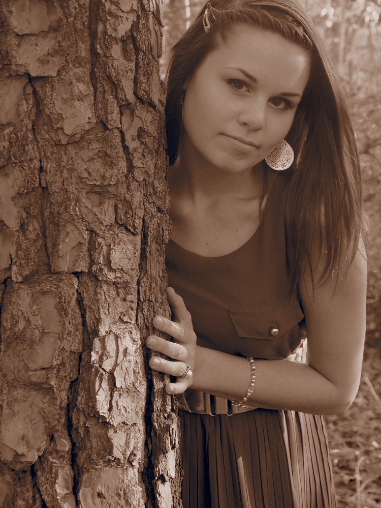 Female model photo shoot of Jillian Summer in [[Woodruff]]; Aylett, VA