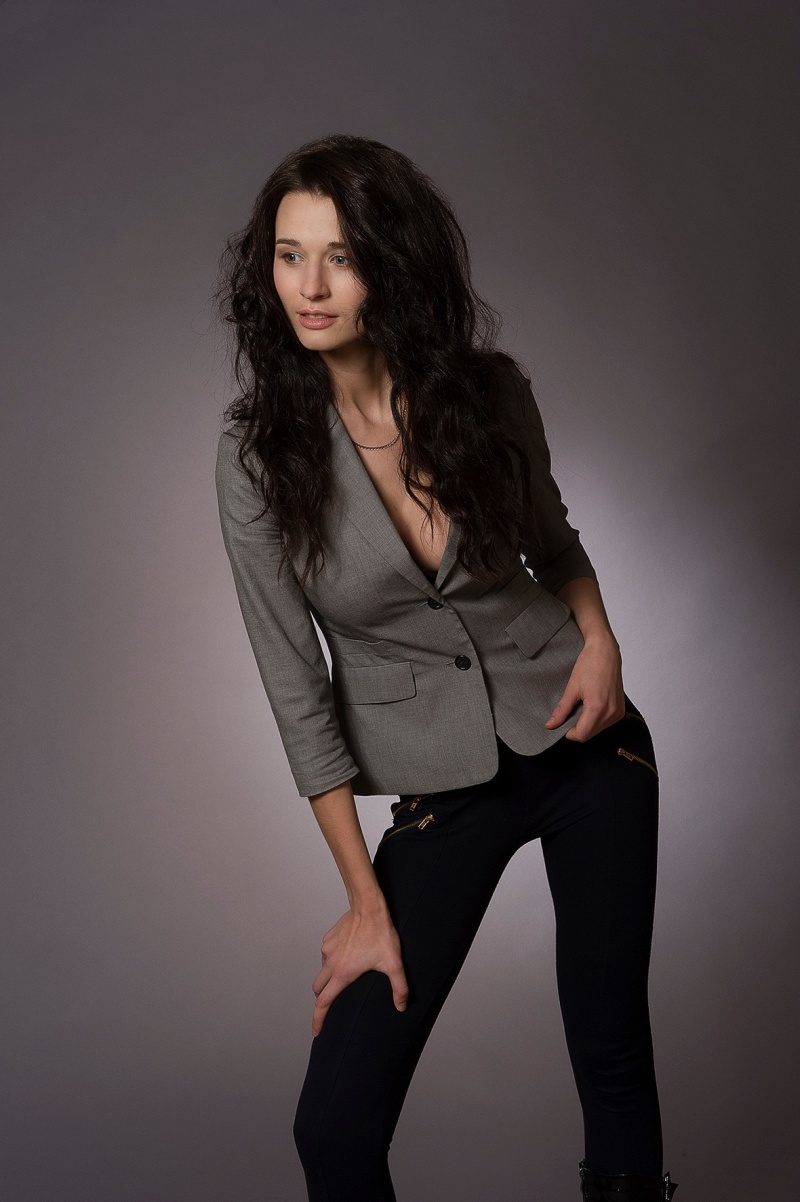 Female model photo shoot of Maryna Mazur