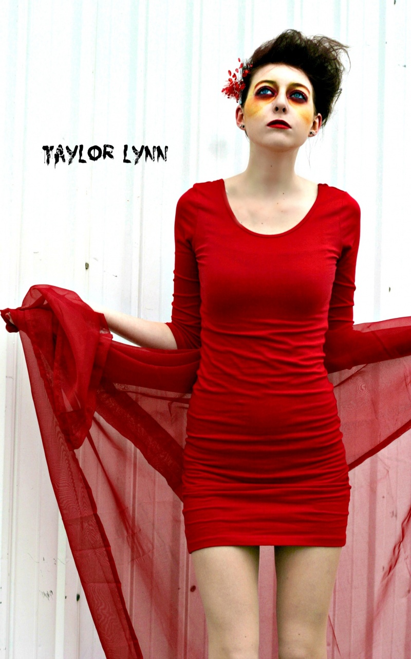 Female model photo shoot of TaylorEllaLynn