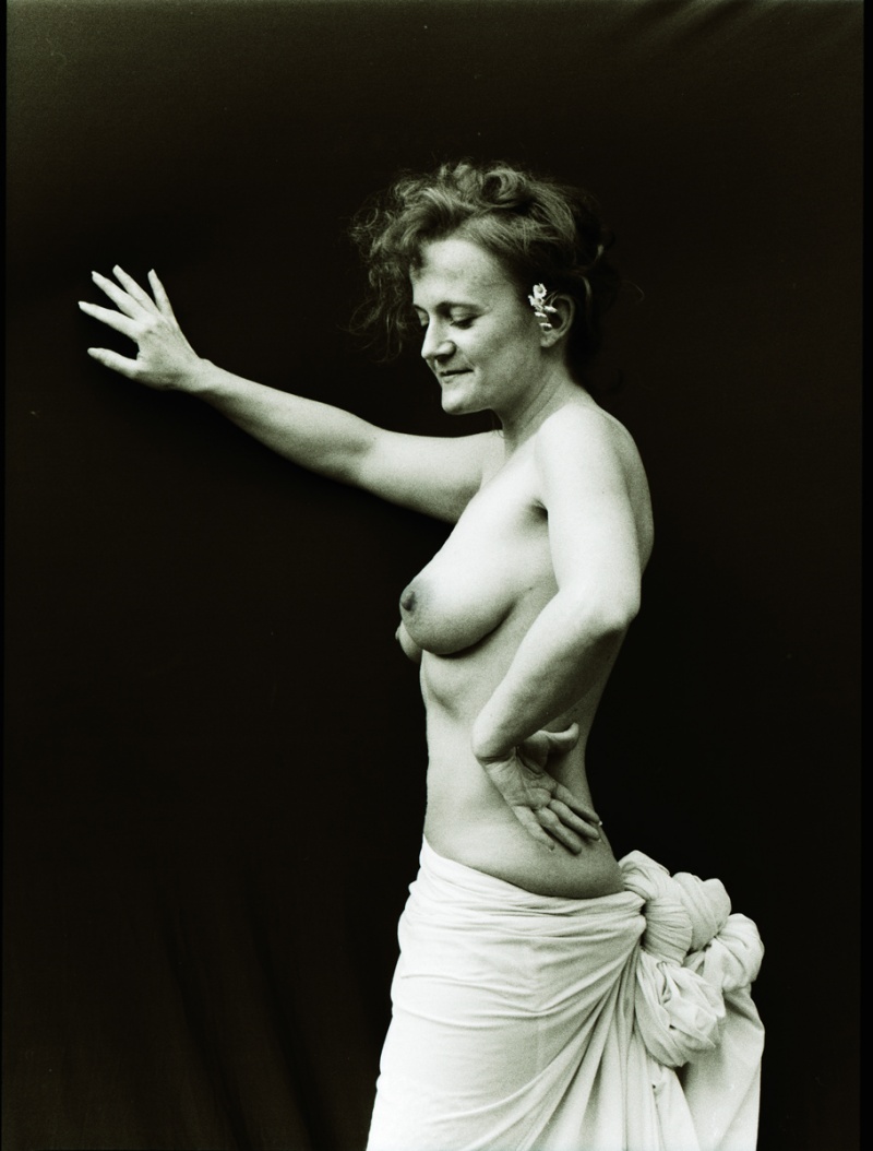 Female model photo shoot of Ivana Tode