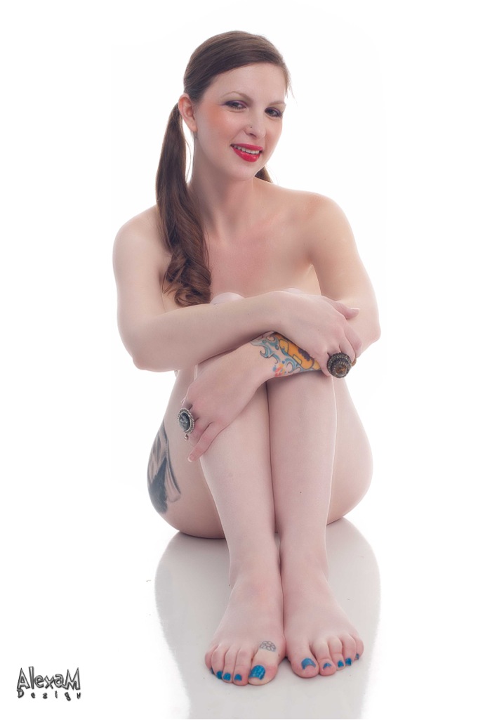 Female model photo shoot of Victoria Mayhem-420 by AlexaM Design