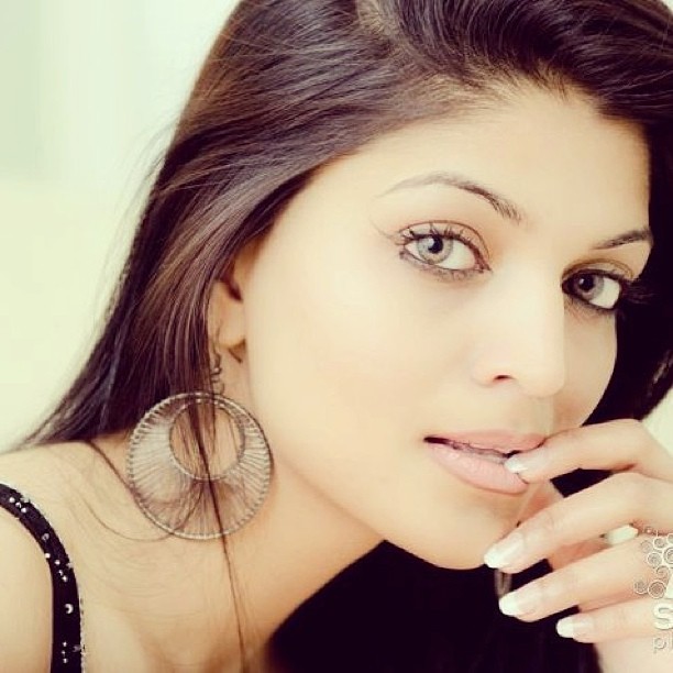 Female model photo shoot of Shobha Sharma2