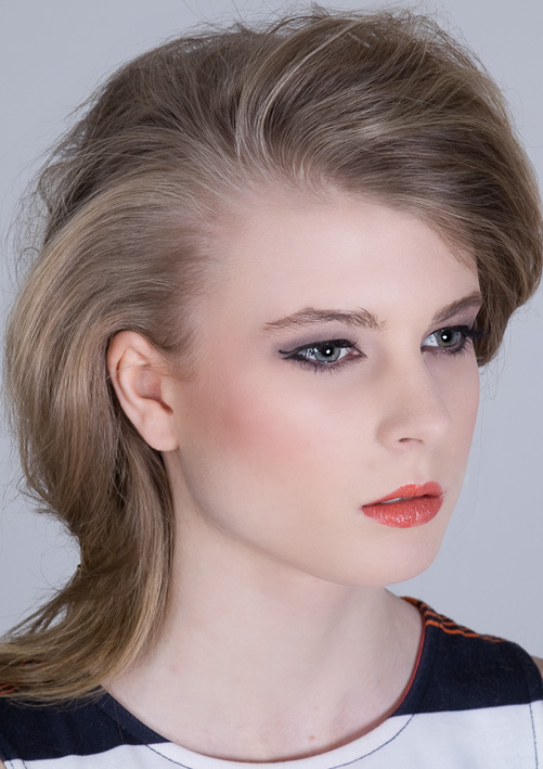 Female model photo shoot of Elle Gascoyne 