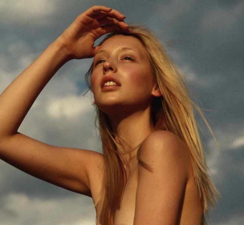 Female model photo shoot of Shiny Arnautovic