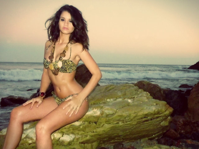 Female model photo shoot of Shelly_Rivera in Malibu, California