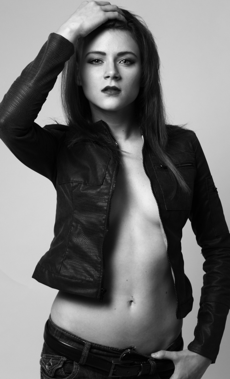 Female model photo shoot of Rachell M