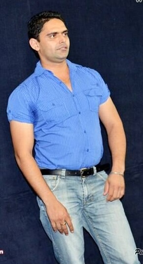Male model photo shoot of Jitender Bhangu 