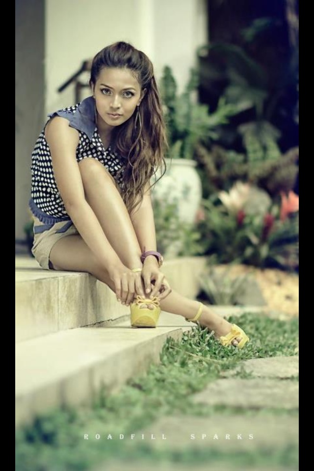 Female model photo shoot of Farah Lopez