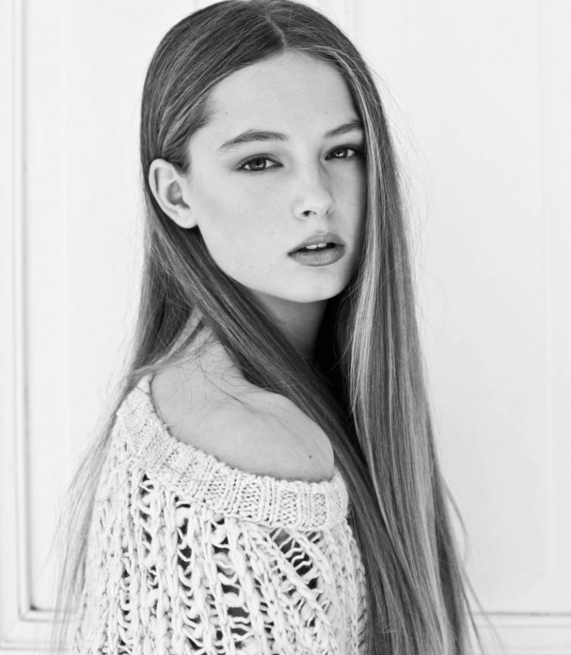 Female model photo shoot of Fleur Panhuijzen