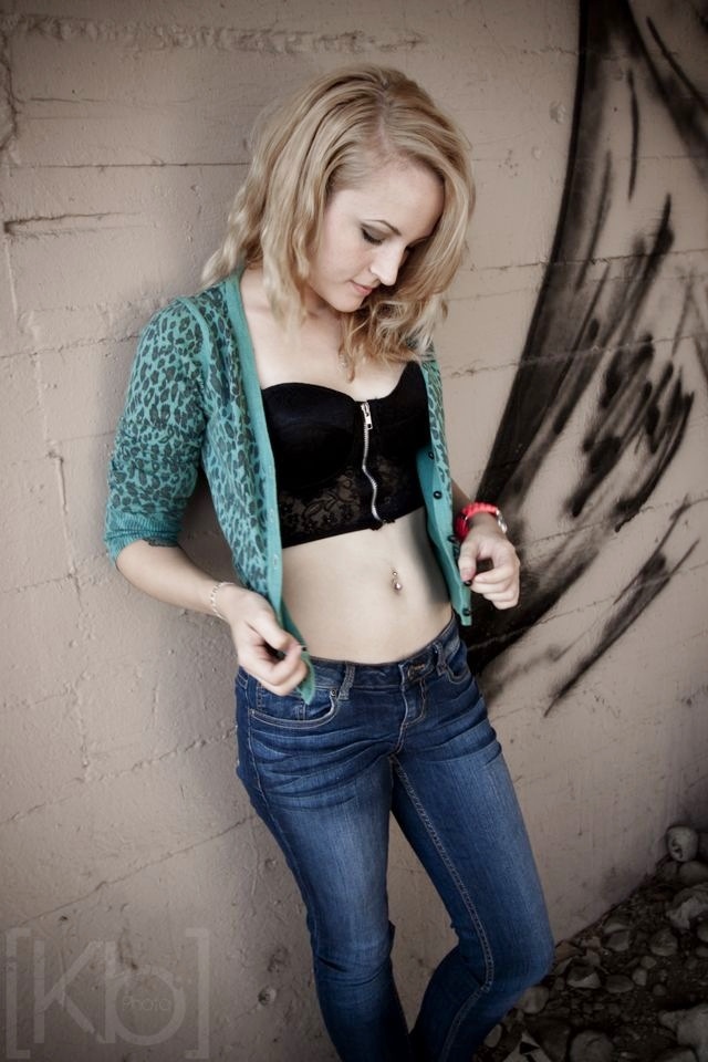 Female model photo shoot of Britney Eastwood 
