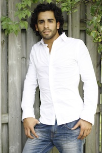Male model photo shoot of Roberto Tropical