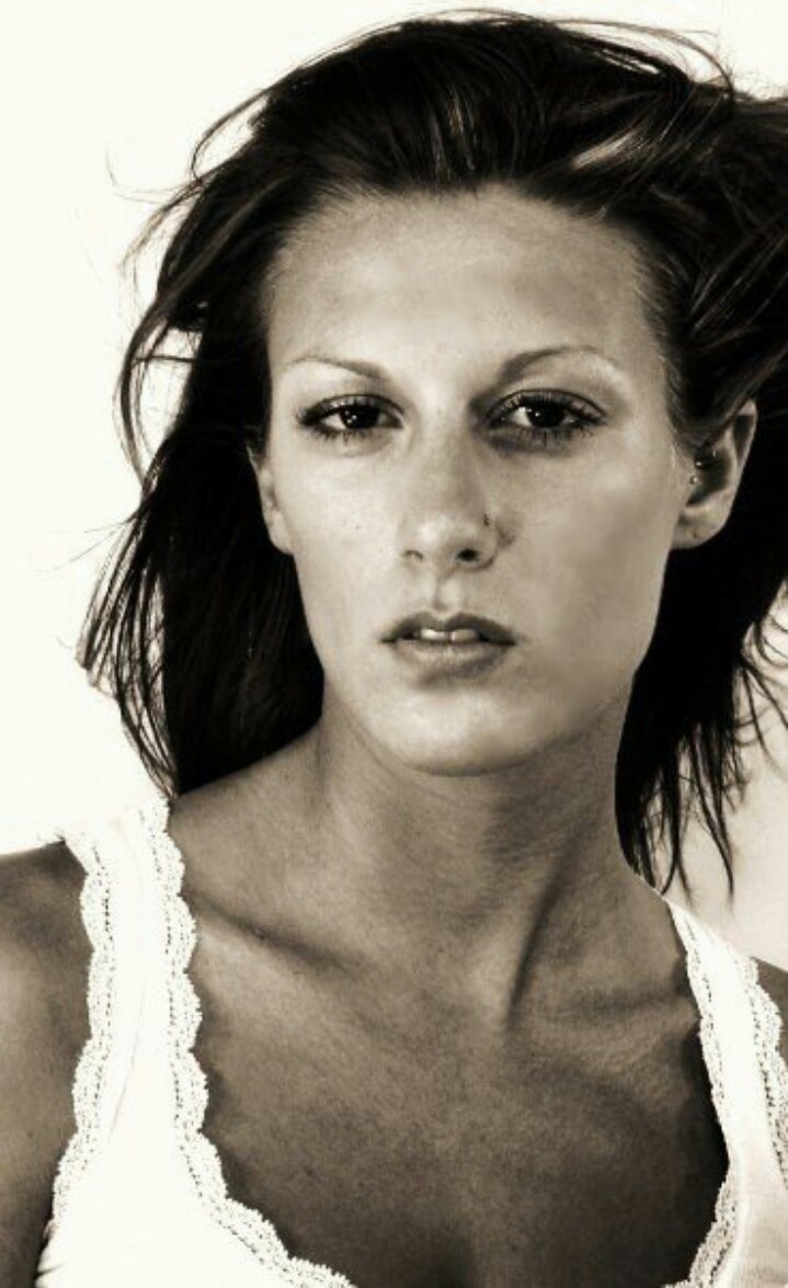 Female model photo shoot of Rachel Sophiaa