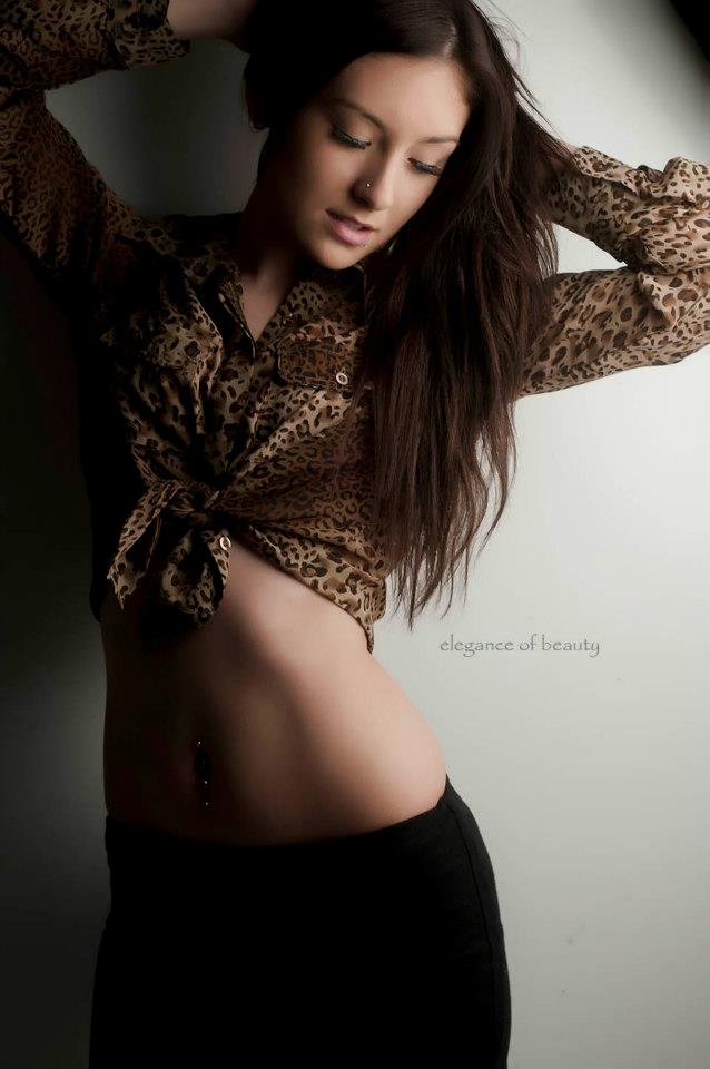 Female model photo shoot of AshleyAnnn
