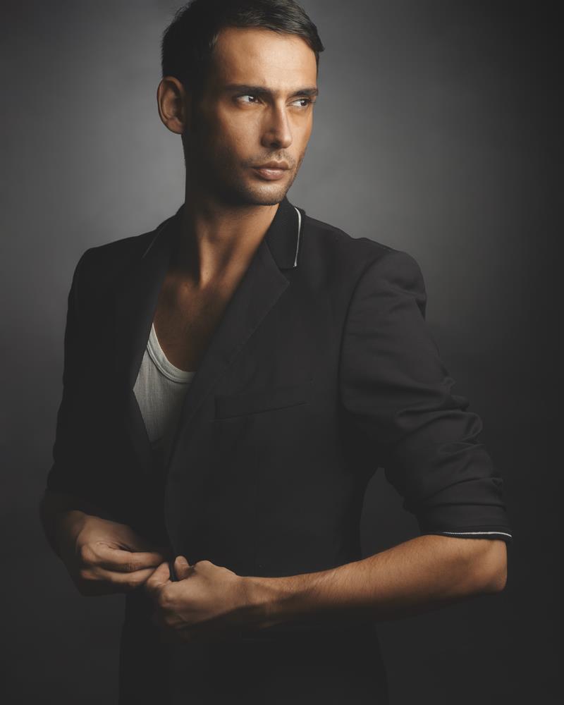 Male model photo shoot of Lorenzo Pierucci in Taipei