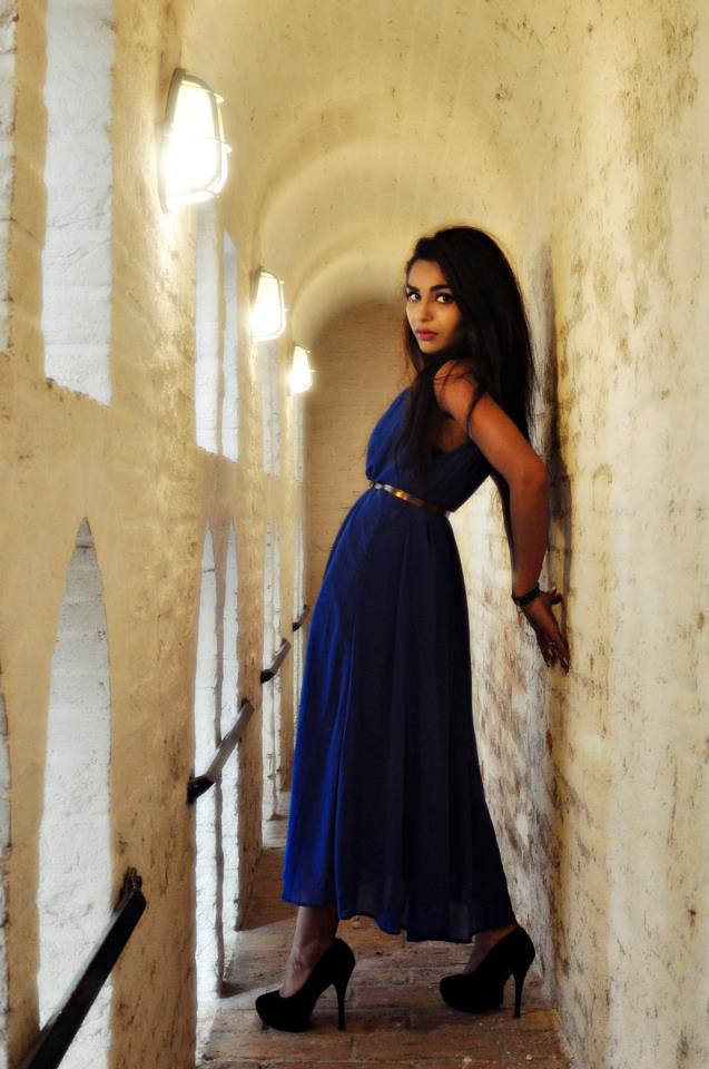 Female model photo shoot of Saniya Grover