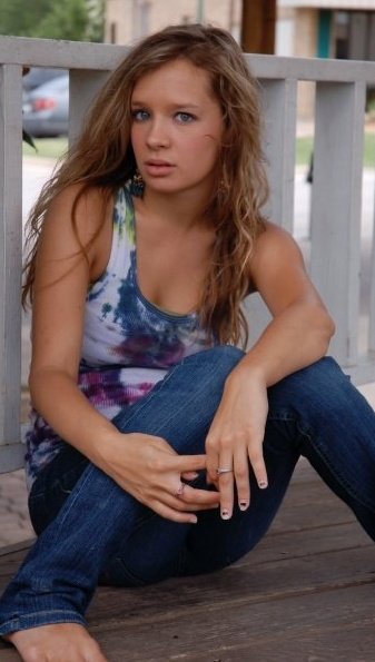 Female model photo shoot of Aubrey Joyce in Grapevine, Texas