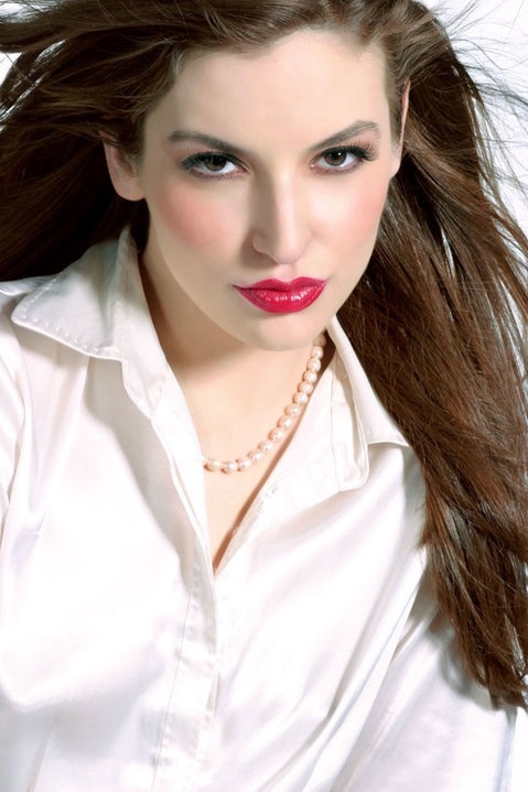 Female model photo shoot of Tara Staton
