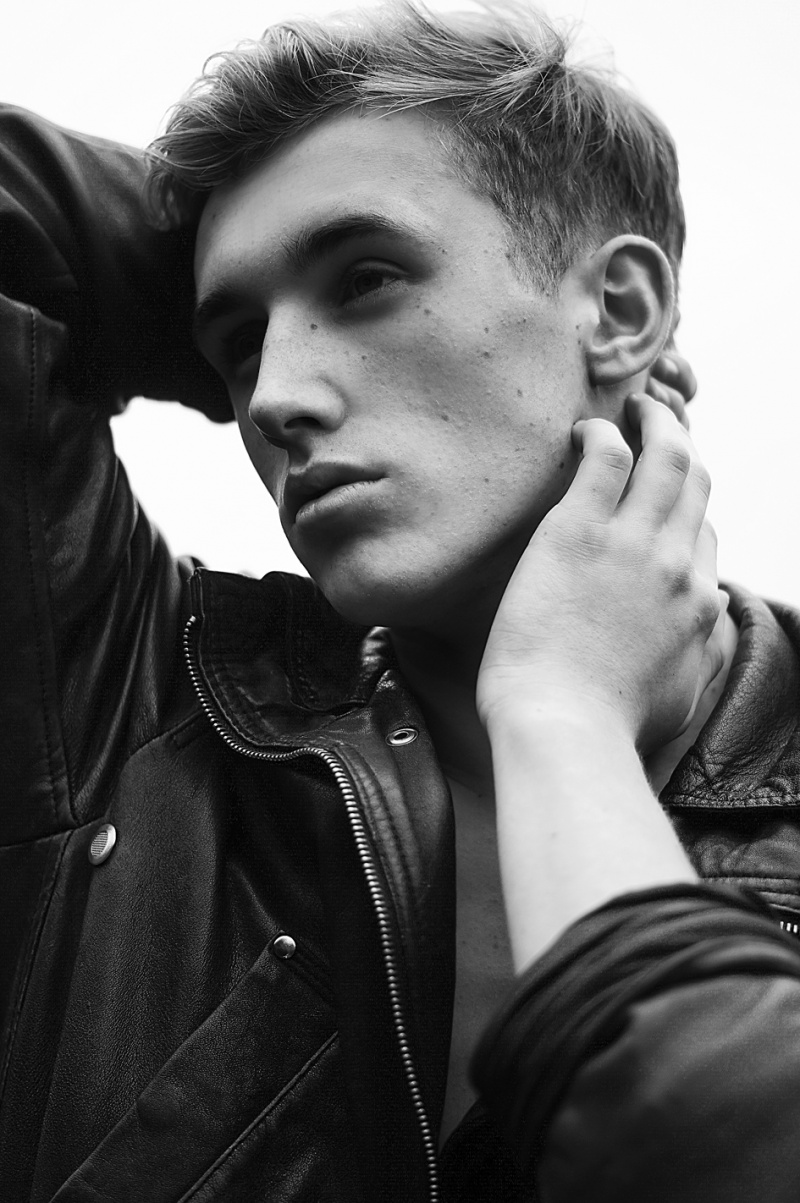 Male model photo shoot of Gordon Mills