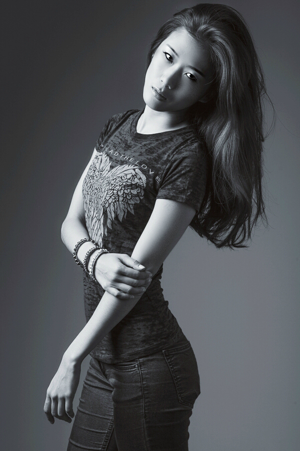 Female model photo shoot of Joanna Y