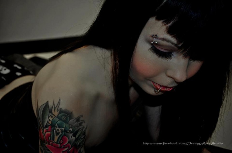 Female model photo shoot of Marylin Masacre