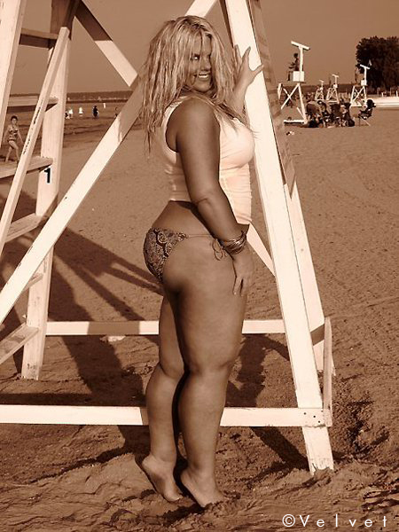 Female model photo shoot of Velvet dAmour in Rochester NY Charlotte beach