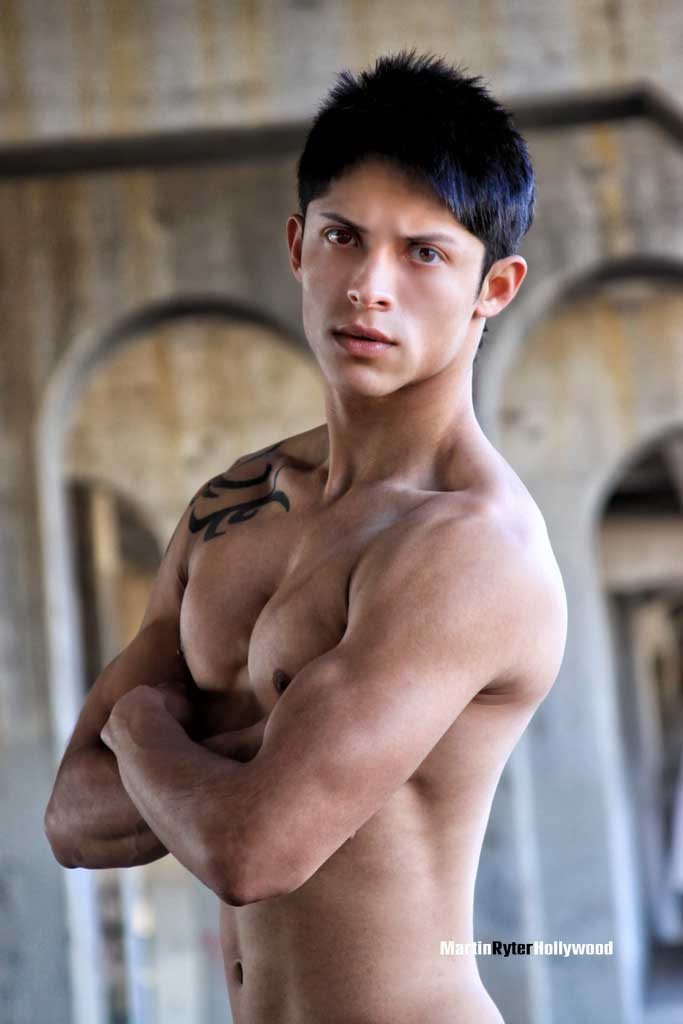 Male model photo shoot of Gustavo Angulo