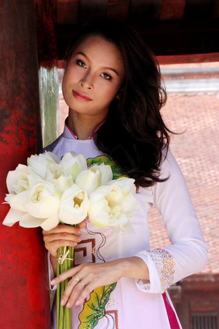 Female model photo shoot of Julie Do in Temple of Literature