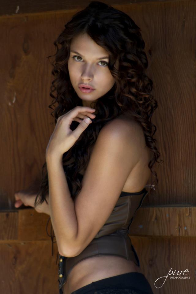 Female model photo shoot of Avaa Jade