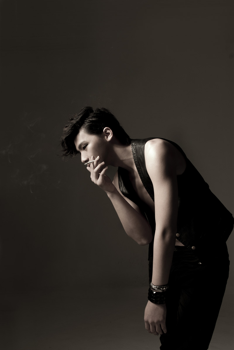 Male model photo shoot of Yen Chen