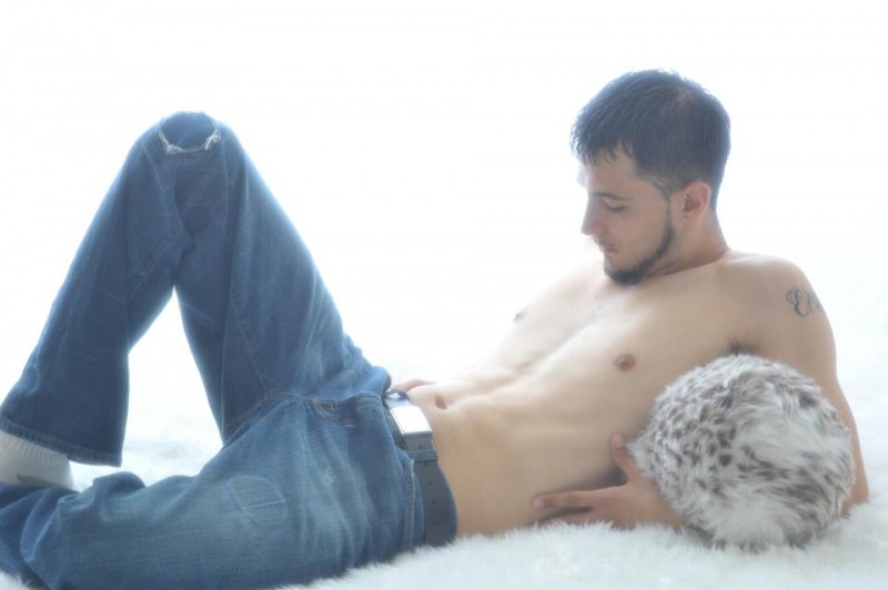Male model photo shoot of Eric Antonio Ortiz in Seattle, Washington