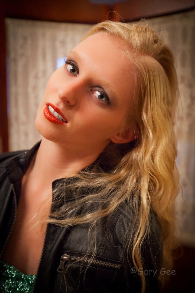 Female model photo shoot of Lauren Elizabeth 