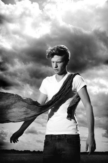 Male model photo shoot of Michal Chmielewski