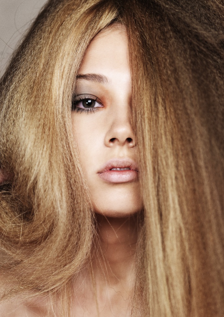 0 model photo shoot of Chumba Hair