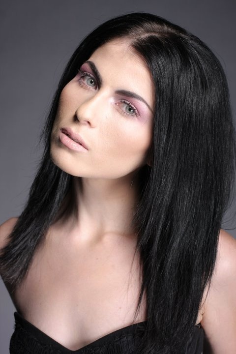 Female model photo shoot of MandyManiac