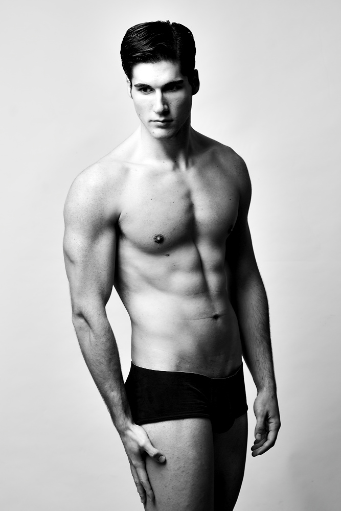 Male model photo shoot of Adrian Herrero