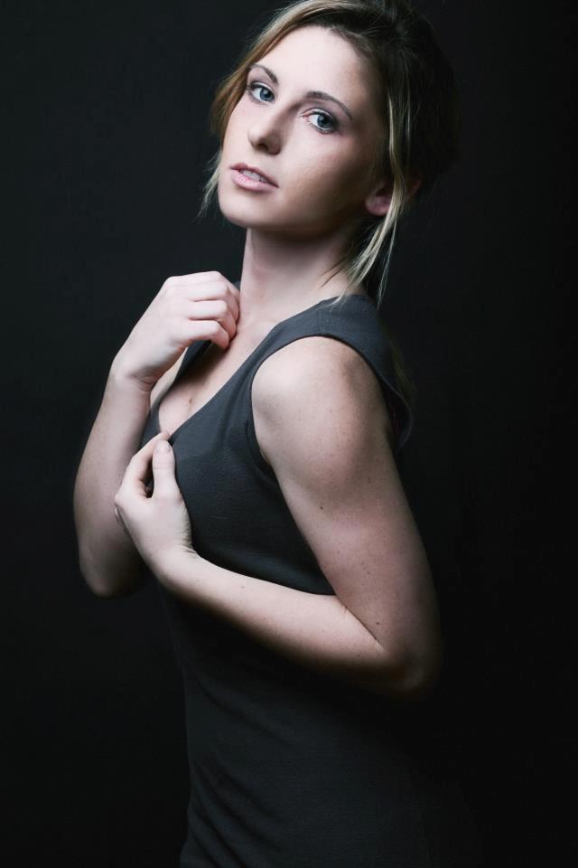 Female model photo shoot of Taylor Noelle