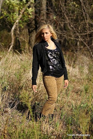 Female model photo shoot of Brooke Uchytil