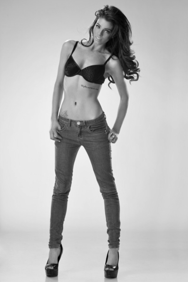 Female model photo shoot of Lau_x